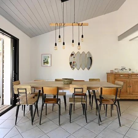 Holiday home Maison La Couarde-sur-mer, 6 Pieces, 10 Personnes - Fr-1-434-102