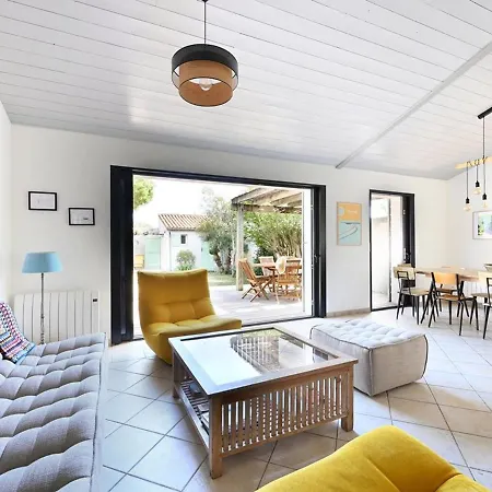 Holiday home Maison La Couarde-sur-mer, 6 Pieces, 10 Personnes - Fr-1-434-102 La Couarde-sur-Mer