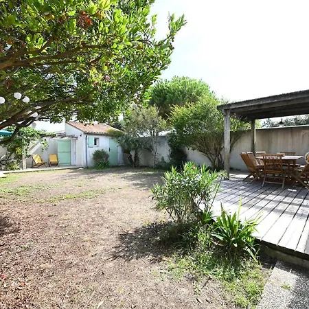 Maison La Couarde-sur-mer, 6 Pieces, 10 Personnes - Fr-1-434-102 Holiday home *