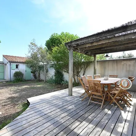 Maison La Couarde-sur-mer, 6 Pieces, 10 Personnes - Fr-1-434-102 Holiday home *