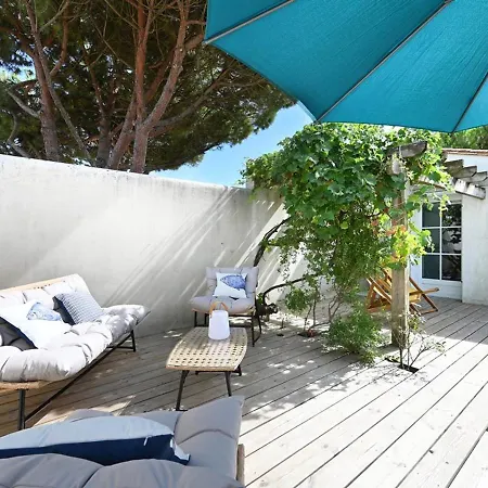 Holiday home Maison La Couarde-sur-mer, 6 Pieces, 10 Personnes - Fr-1-434-102