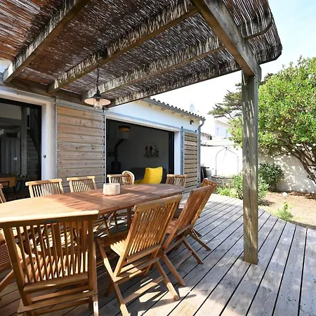 Holiday home Maison La Couarde-sur-mer, 6 Pieces, 10 Personnes - Fr-1-434-102 *