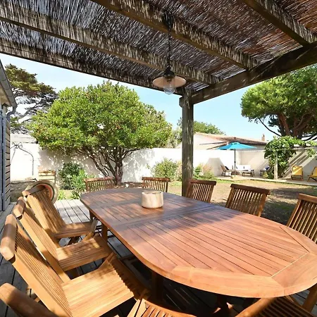 Holiday home Maison La Couarde-sur-mer, 6 Pieces, 10 Personnes - Fr-1-434-102